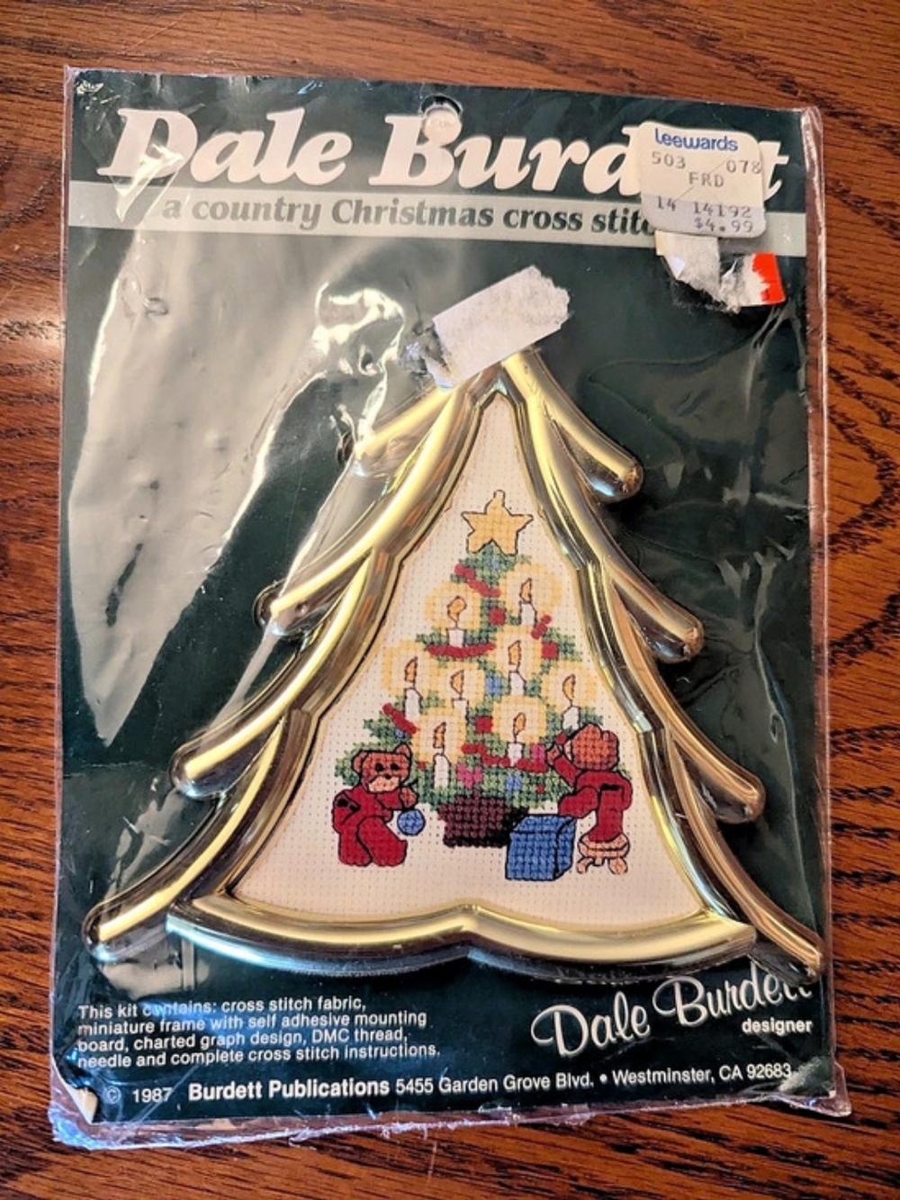 Dale Burdett │CCK 671 │Under the Tree Cross Stitch Kit including Frame │1987
